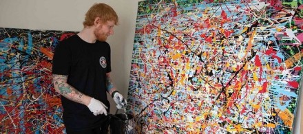 Ed Sheeran pittore astratto per una buona causa: ricavate 50mila sterline